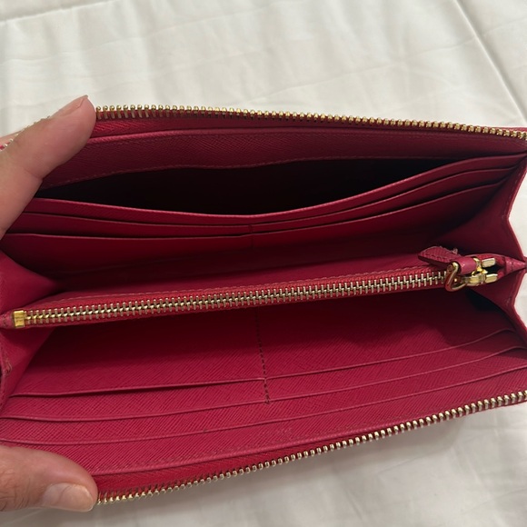 PRADA WALLET - Picture 4 of 8